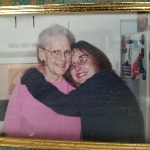 Meet your Posher, Sharon - Picture 1 of 1